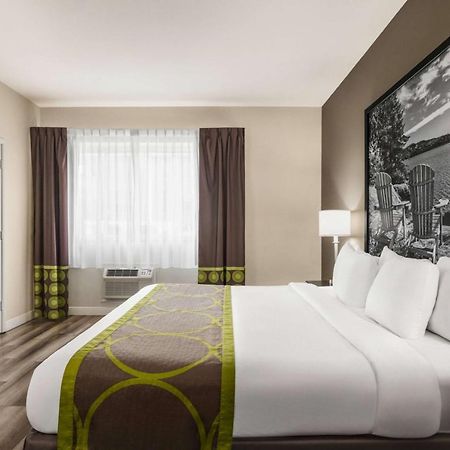 Hotel Super 8 By Wyndham Sarnia On Exterior foto